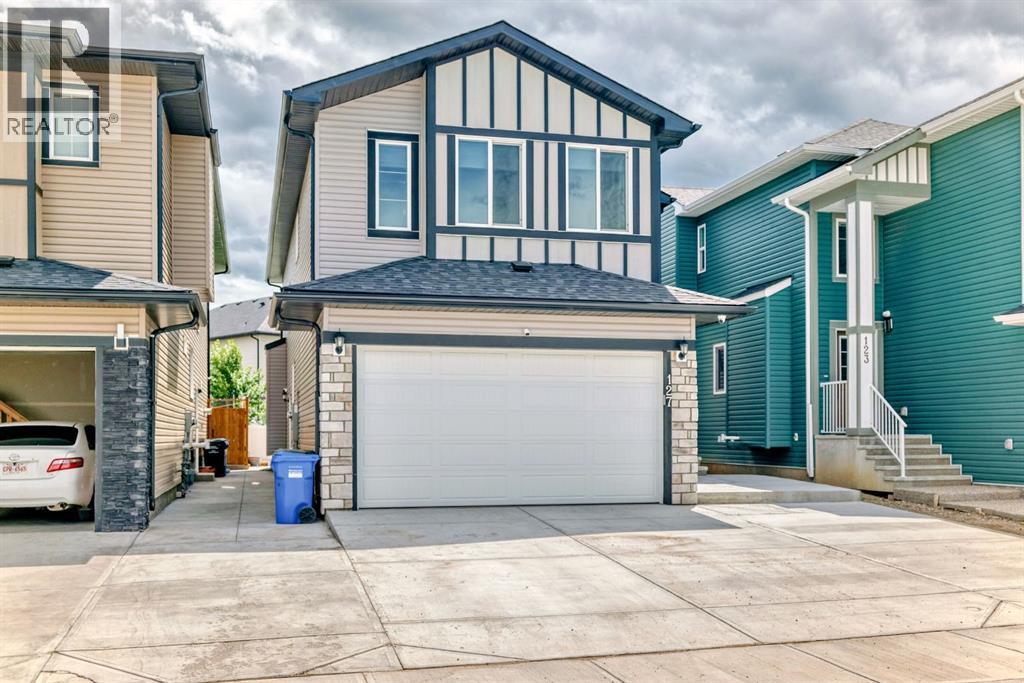 Property at 127 Saddlecrest Grove NE image 1