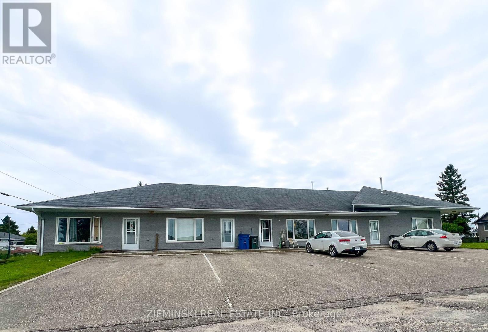 364 Eleventh Avenue, Cochrane, Ontario  P0L 1C0 - Photo 2 - T12350537