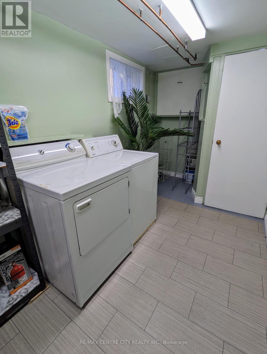 Lower - 1067 Hamilton Road, London East, Ontario  N5W 1A7 - Photo 11 - X12351257