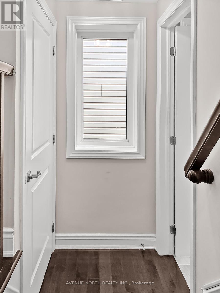 768 Rosehill Avenue, Ottawa, Ontario K2S 0X2 - Photo 5 - X12351255