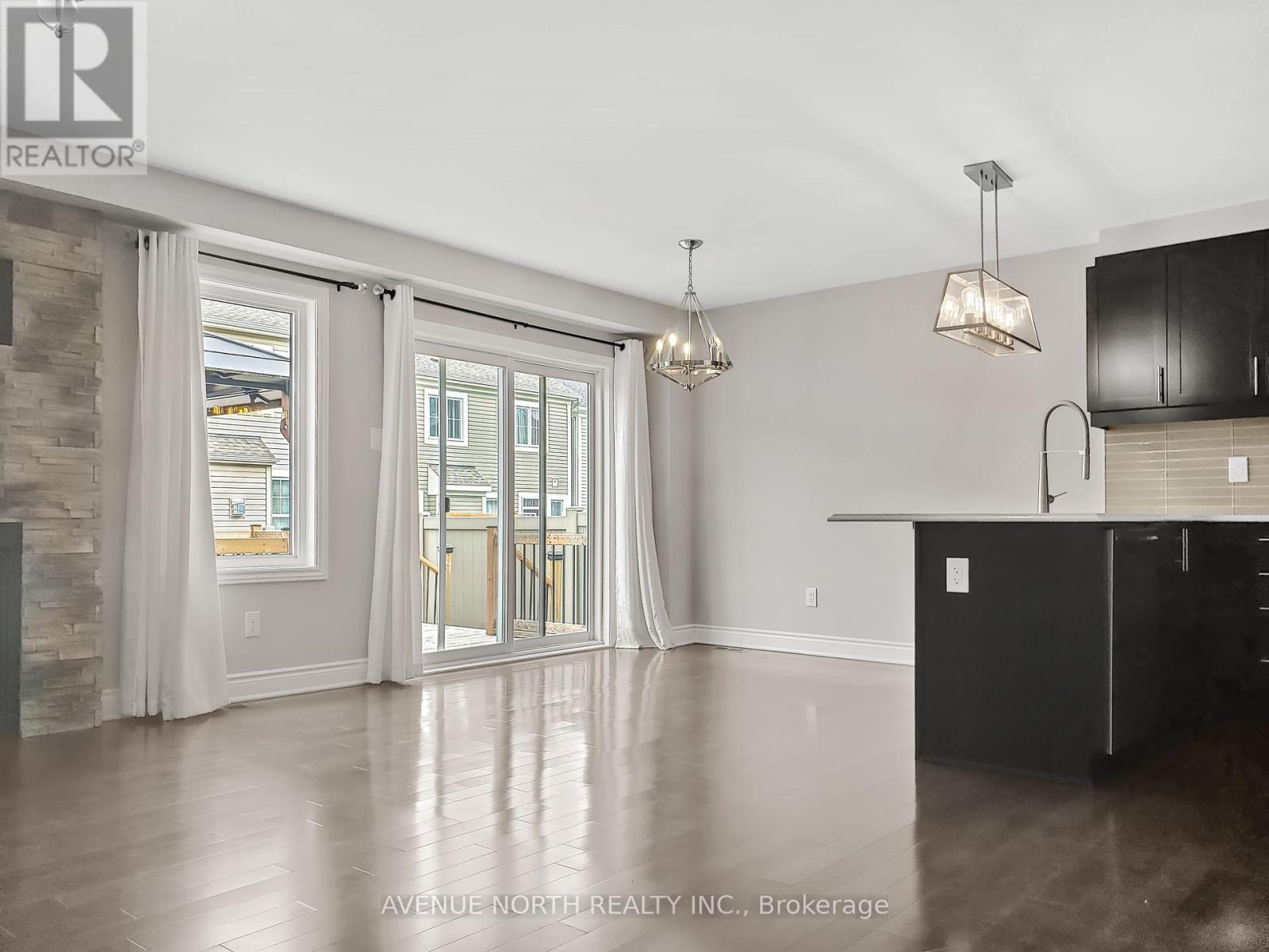 768 Rosehill Avenue, Ottawa, Ontario K2S 0X2 - Photo 8 - X12351255