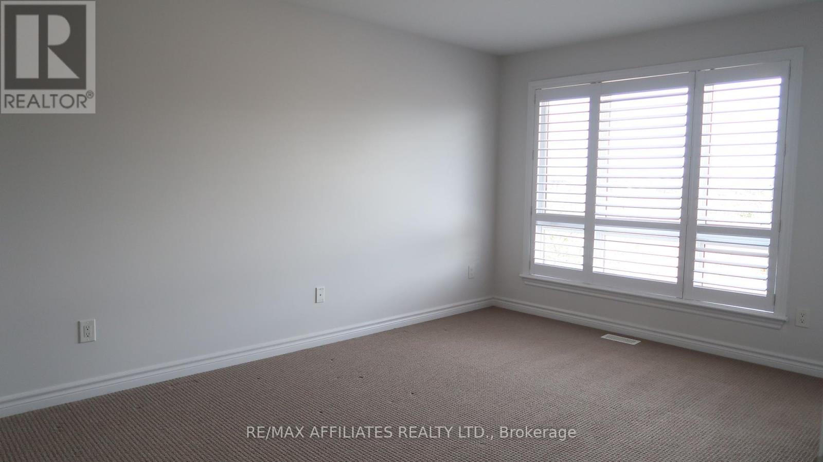 756 Putney Crescent, Ottawa, Ontario K2S 2P1 - Photo 7 - X12351259