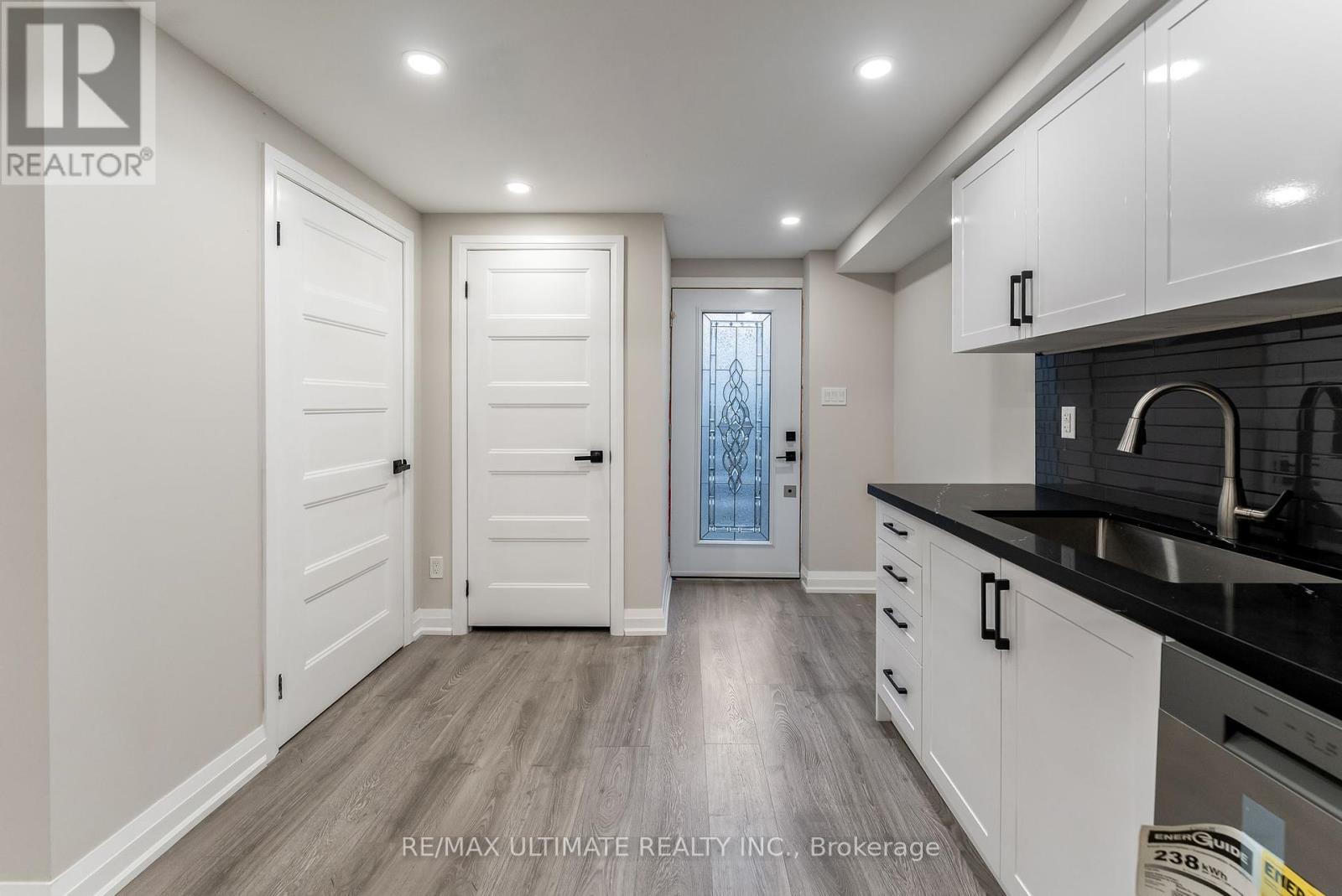 47 Mahoney Avenue, Toronto (Mount Dennis), Ontario  M6M 2H5 - Photo 33 - W12351135
