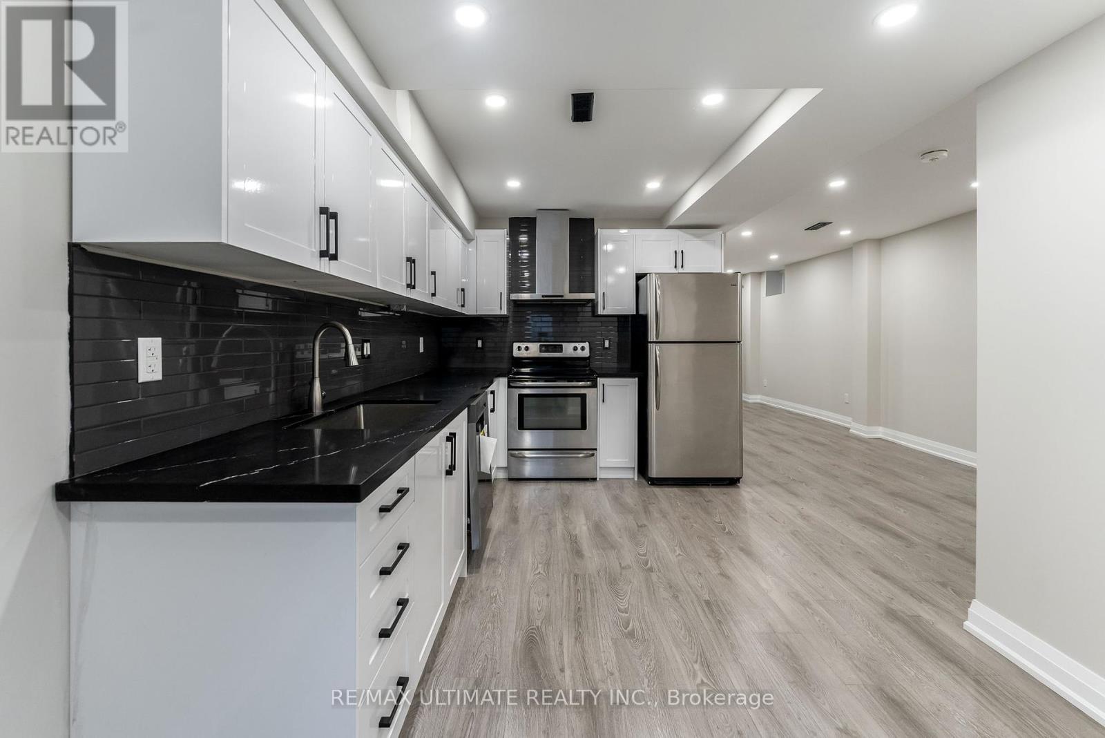 47 Mahoney Avenue, Toronto (Mount Dennis), Ontario  M6M 2H5 - Photo 34 - W12351135