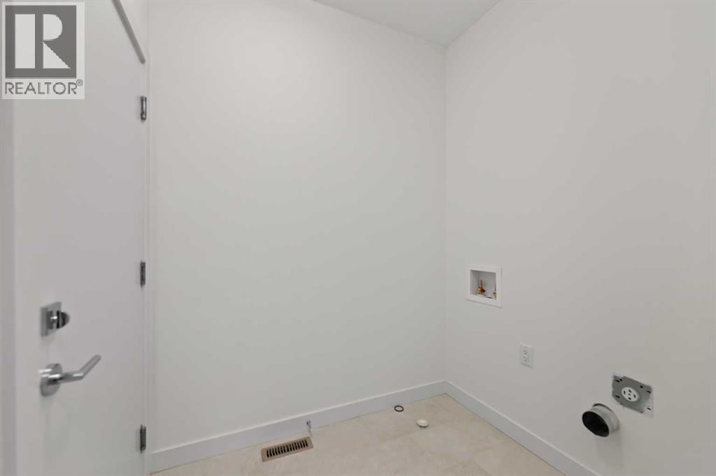 300, 15 Coopersfield Link Sw, Airdrie, Alberta  T4B 5P5 - Photo 8 - A2246675
