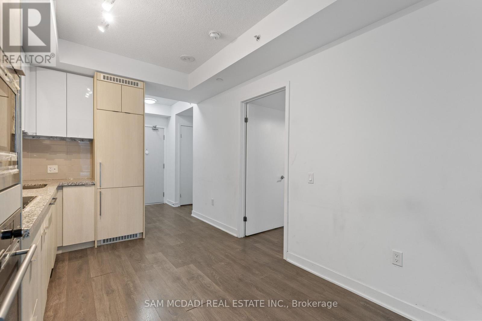 310 - 115 Blue Jays Way, Toronto, Ontario  M5V 0N4 - Photo 10 - C12351203