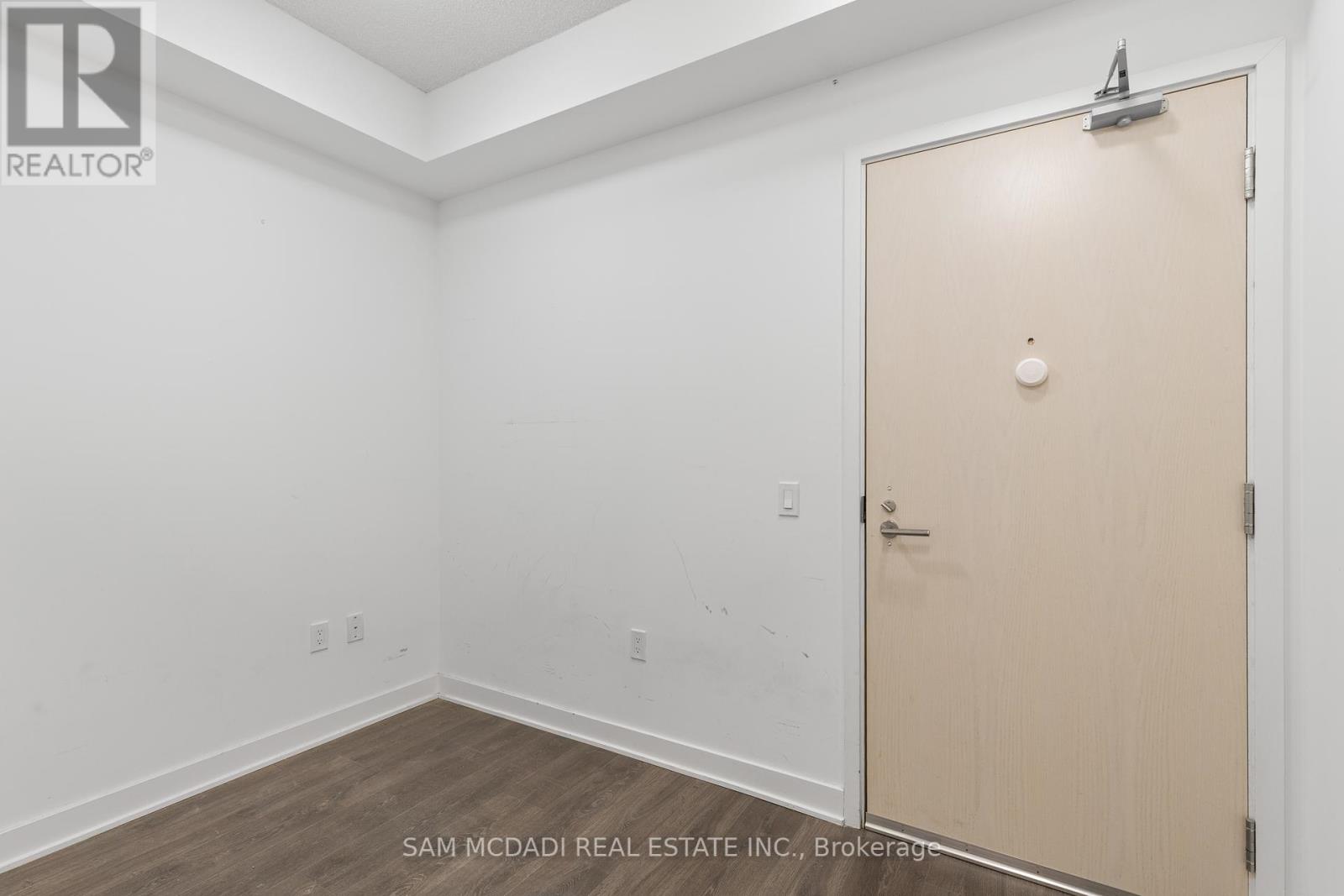 310 - 115 Blue Jays Way, Toronto, Ontario  M5V 0N4 - Photo 5 - C12351203