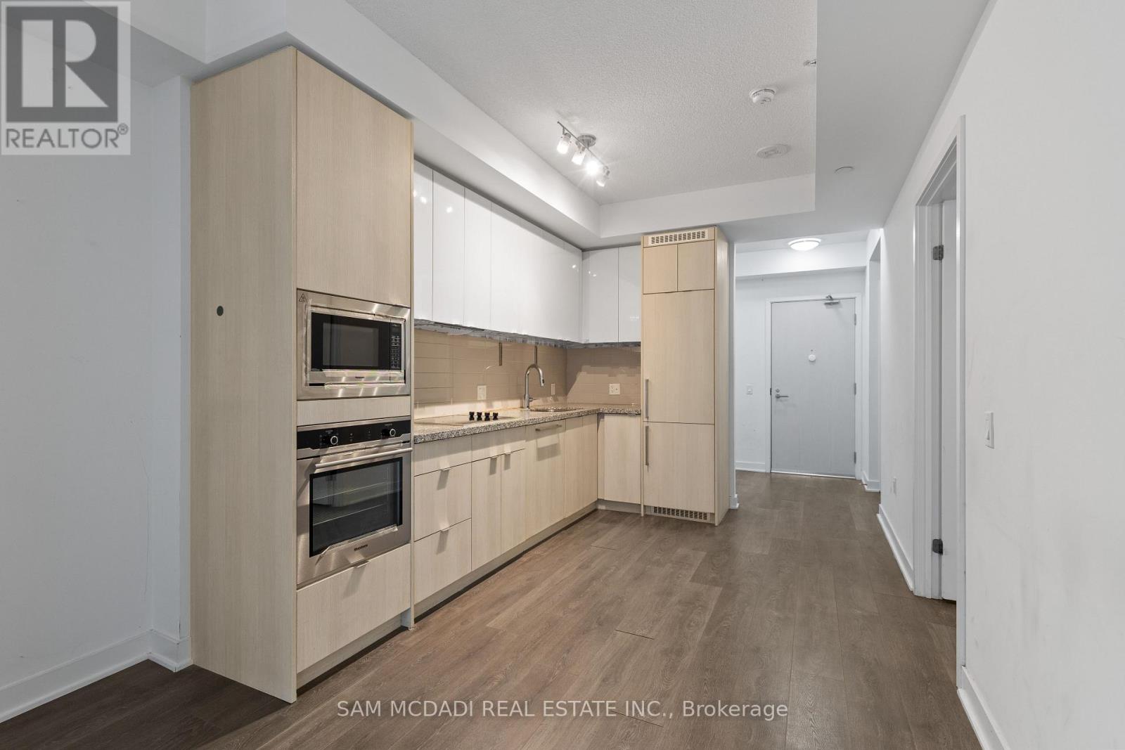310 - 115 Blue Jays Way, Toronto, Ontario  M5V 0N4 - Photo 8 - C12351203