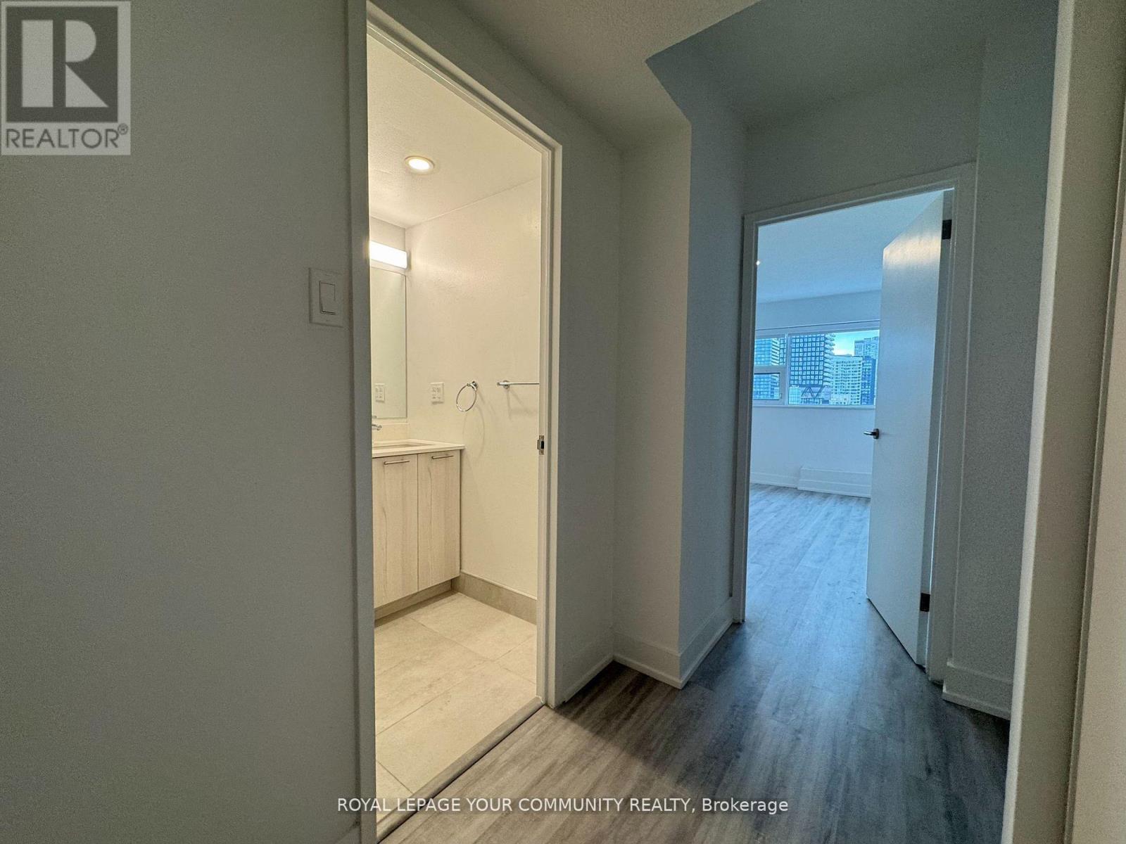 1707 - 191 Sherbourne Street, Toronto, Ontario  M5A 3X1 - Photo 7 - C12351263