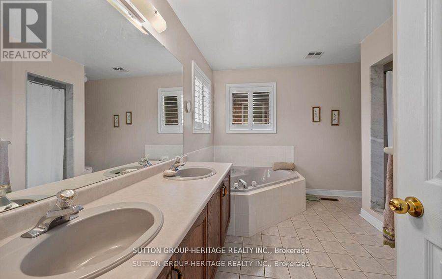 2330 Southcott Road, Pickering (Brock Ridge), Ontario  L1X 2S9 - Photo 11 - E12351237