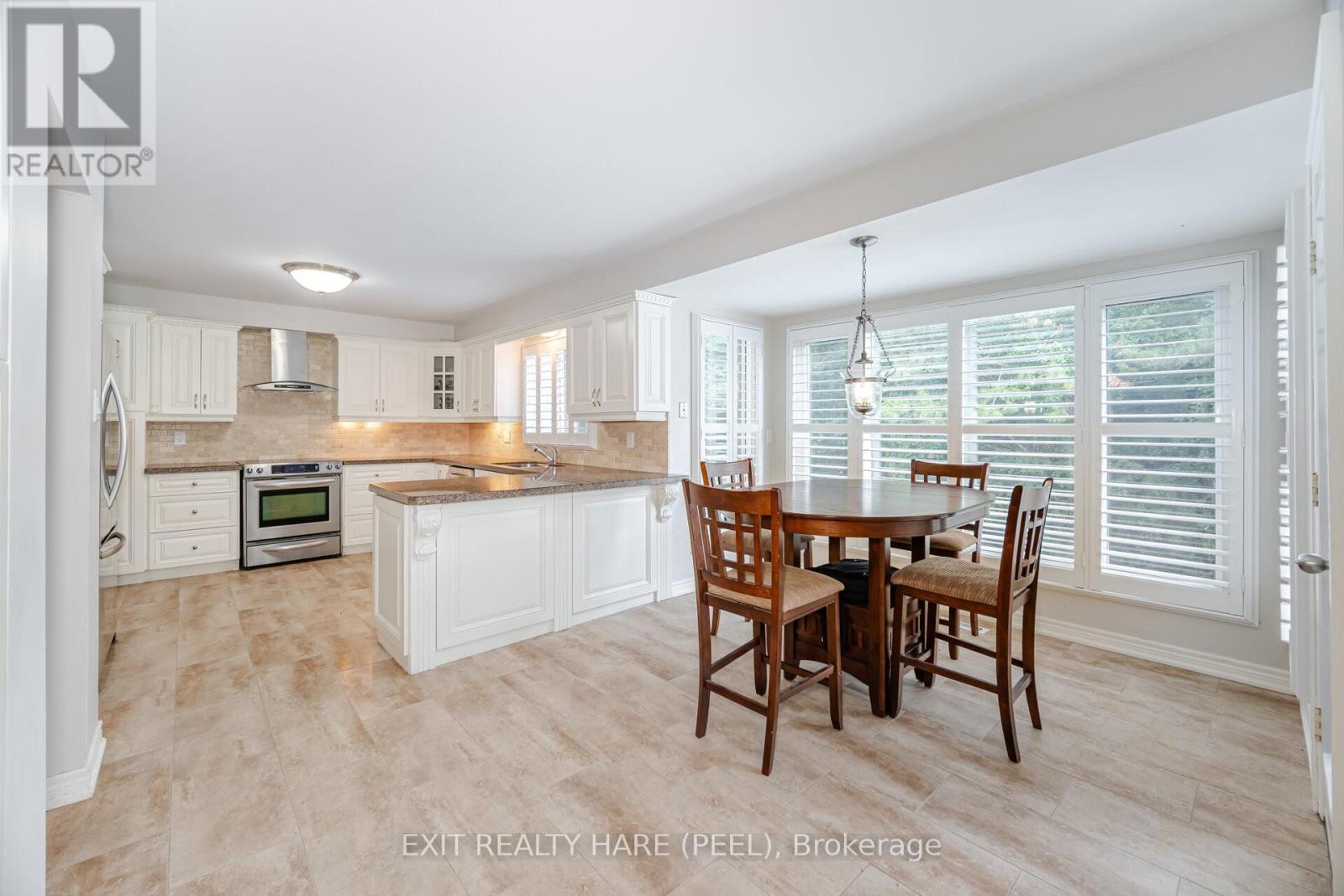 60 Esker Drive, Brampton (Heart Lake East), Ontario  L6Z 3C9 - Photo 12 - W12351218