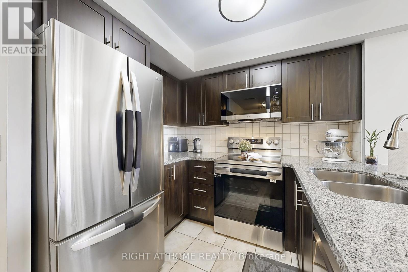 214 - 1070 Sheppard Avenue W, Toronto, Ontario  M3J 0G8 - Photo 13 - W12351232