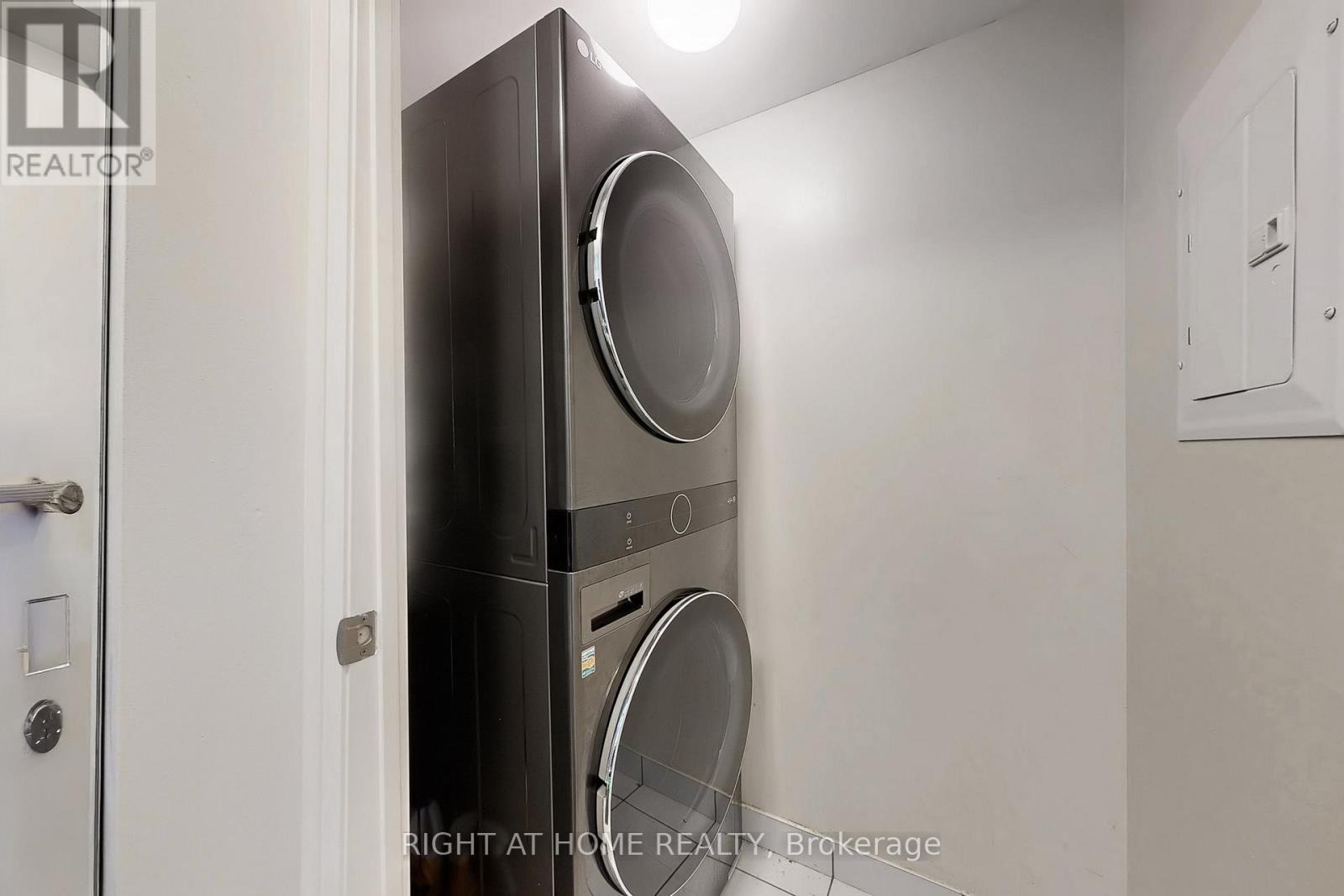 214 - 1070 Sheppard Avenue W, Toronto, Ontario  M3J 0G8 - Photo 26 - W12351232