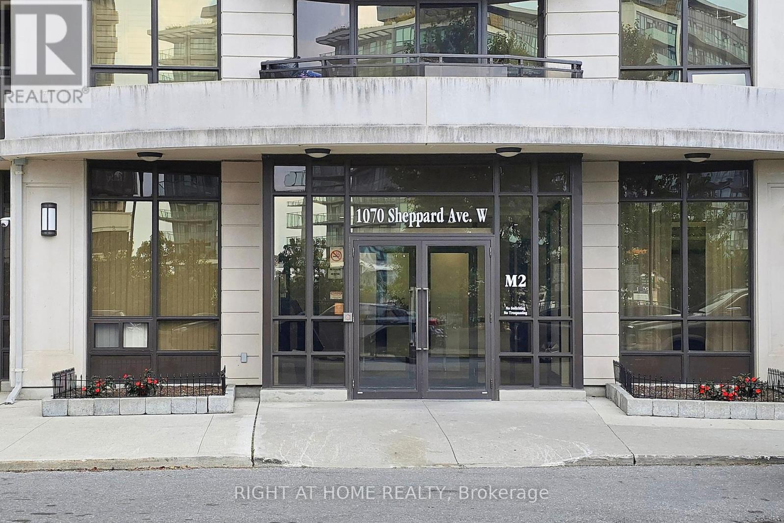 214 - 1070 Sheppard Avenue W, Toronto, Ontario  M3J 0G8 - Photo 6 - W12351232