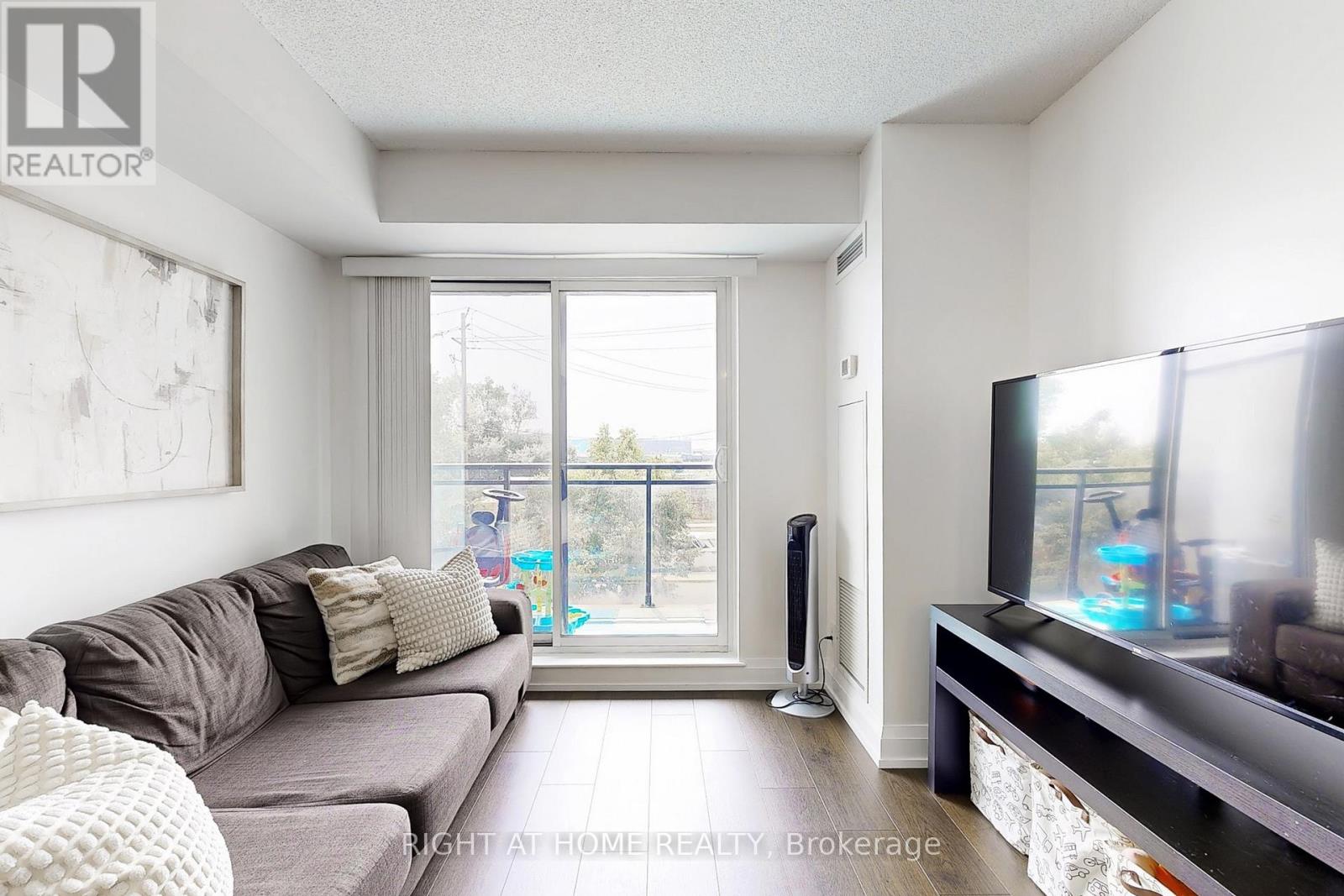 214 - 1070 Sheppard Avenue W, Toronto, Ontario  M3J 0G8 - Photo 8 - W12351232