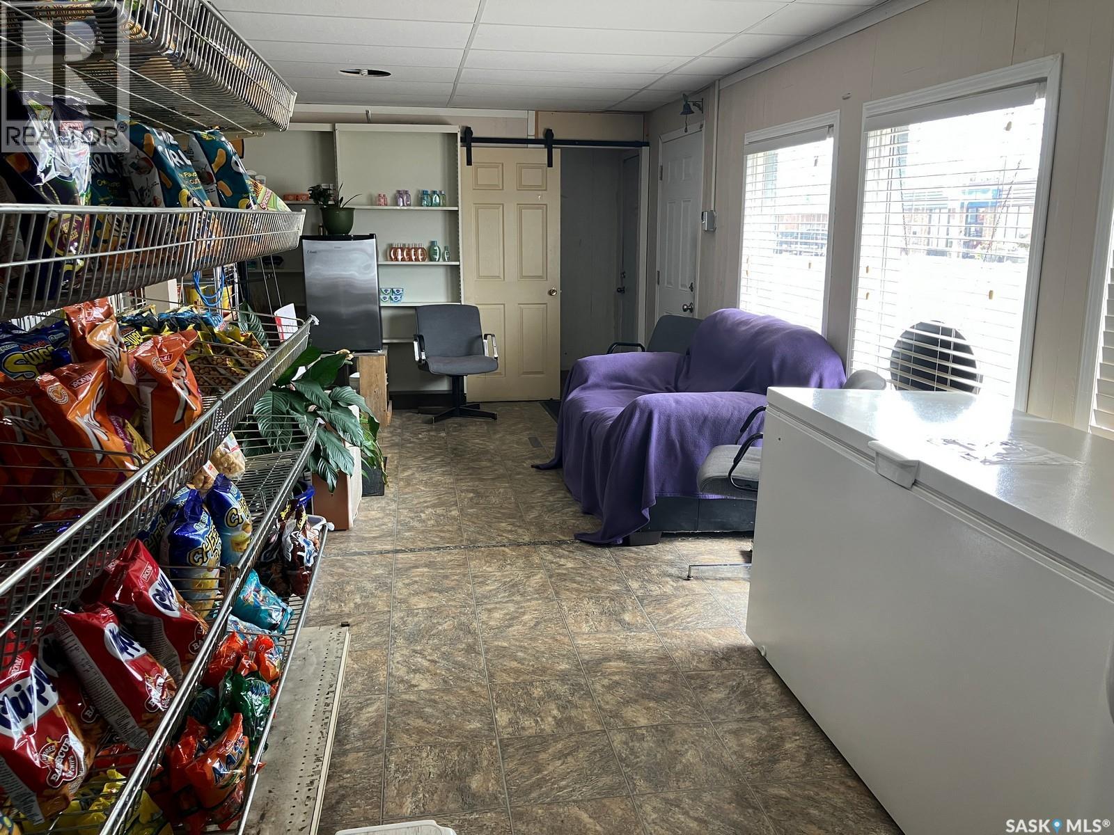 205 1st Avenue W, Nipawin, Saskatchewan  S0E 1E0 - Photo 3 - SK015868