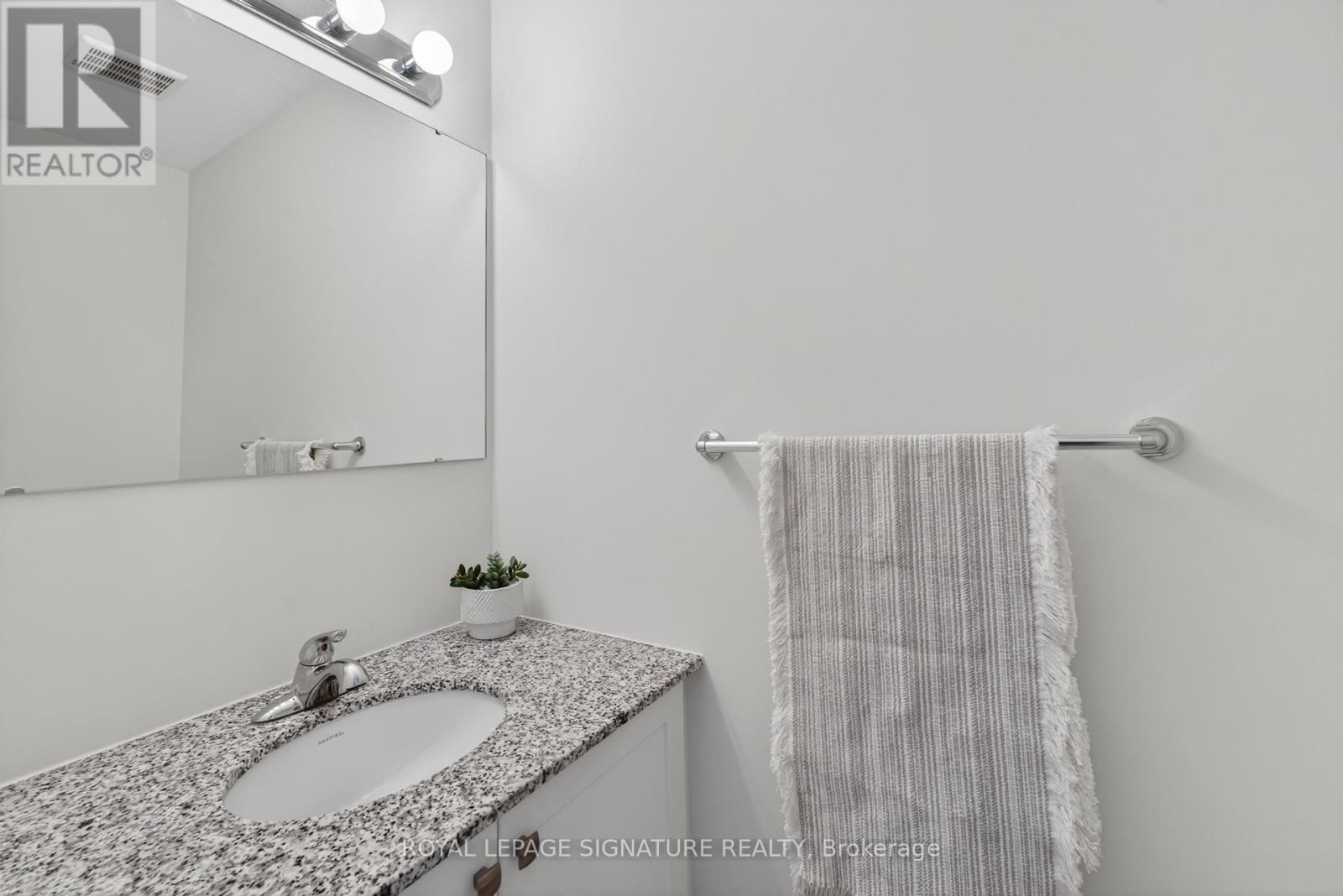 4 - 393 Manitoba Street, Bracebridge (Macaulay), Ontario  P1L 1B4 - Photo 6 - X12351215