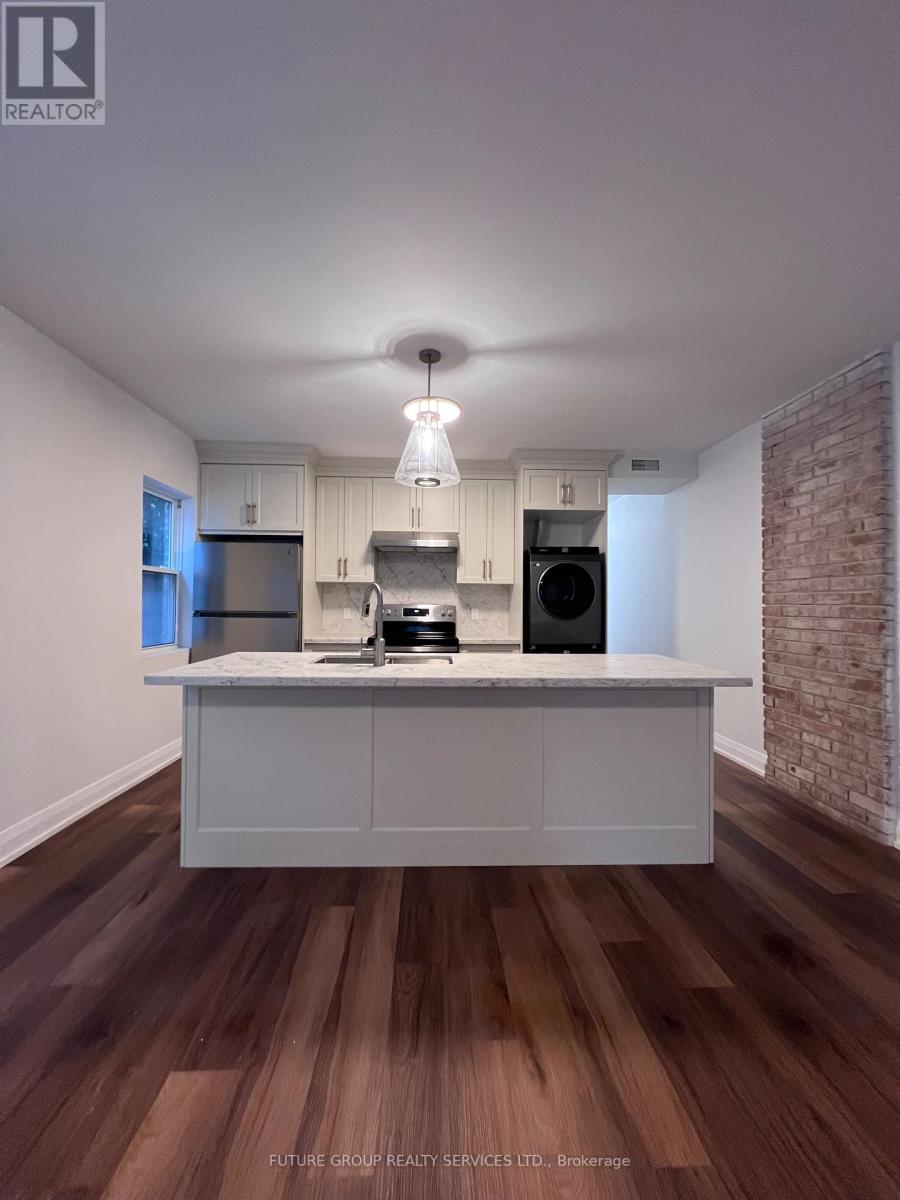 2 - 4876 Simcoe Street, Niagara Falls, Ontario  L2E 1V9 - Photo 4 - X12351279
