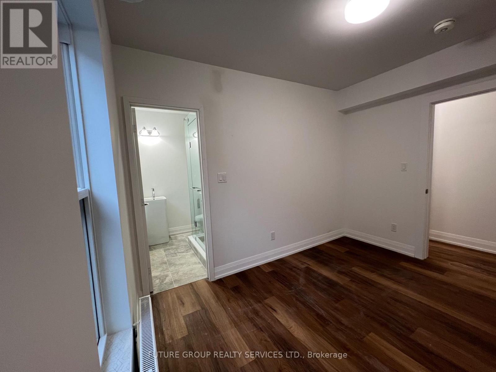2 - 4876 Simcoe Street, Niagara Falls, Ontario  L2E 1V9 - Photo 9 - X12351279