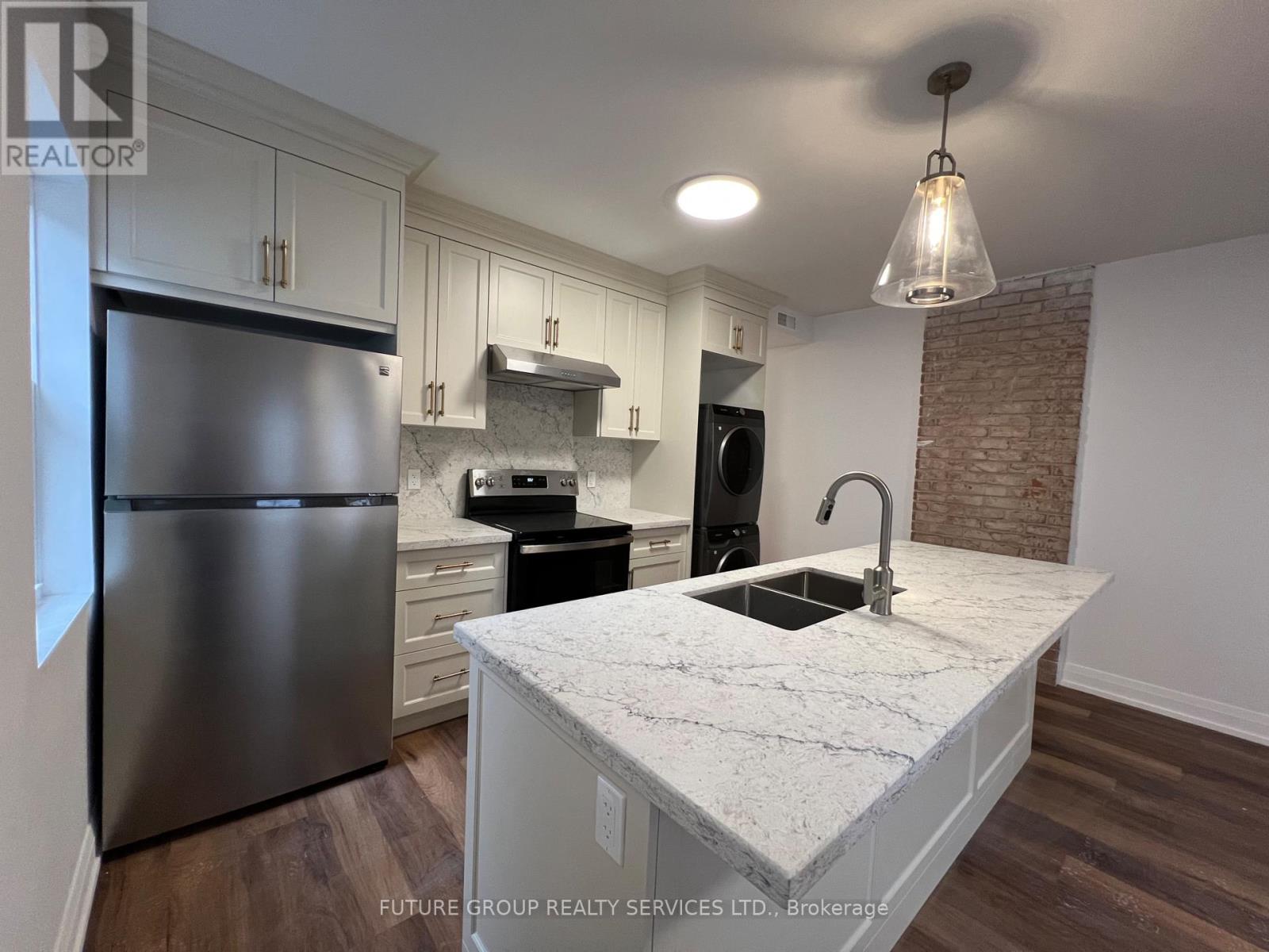 4 - 4876 SIMCOE STREET, Niagara Falls, Ontario