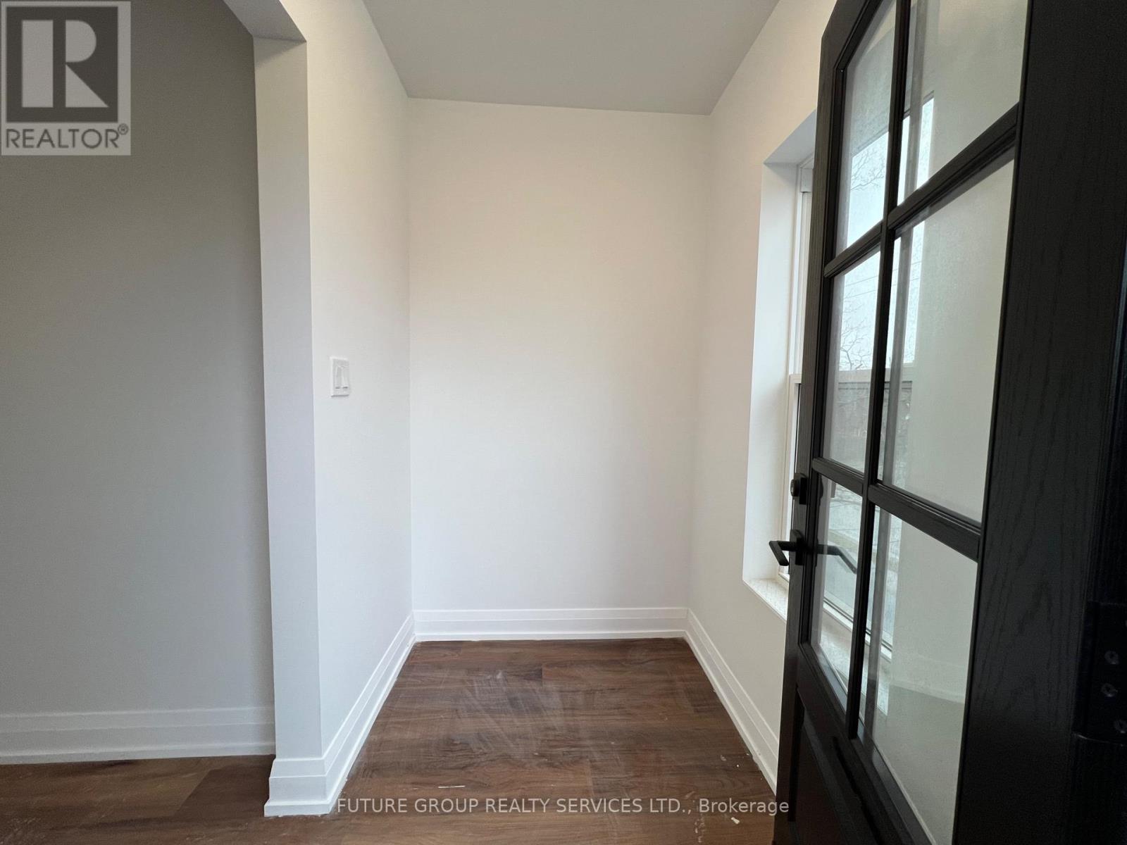4 - 4876 Simcoe Street, Niagara Falls, Ontario  L2E 1V9 - Photo 15 - X12351285