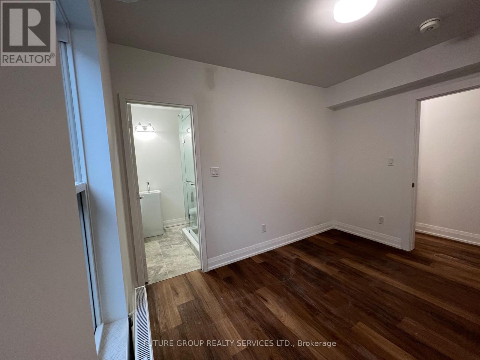 4 - 4876 Simcoe Street, Niagara Falls, Ontario  L2E 1V9 - Photo 8 - X12351285