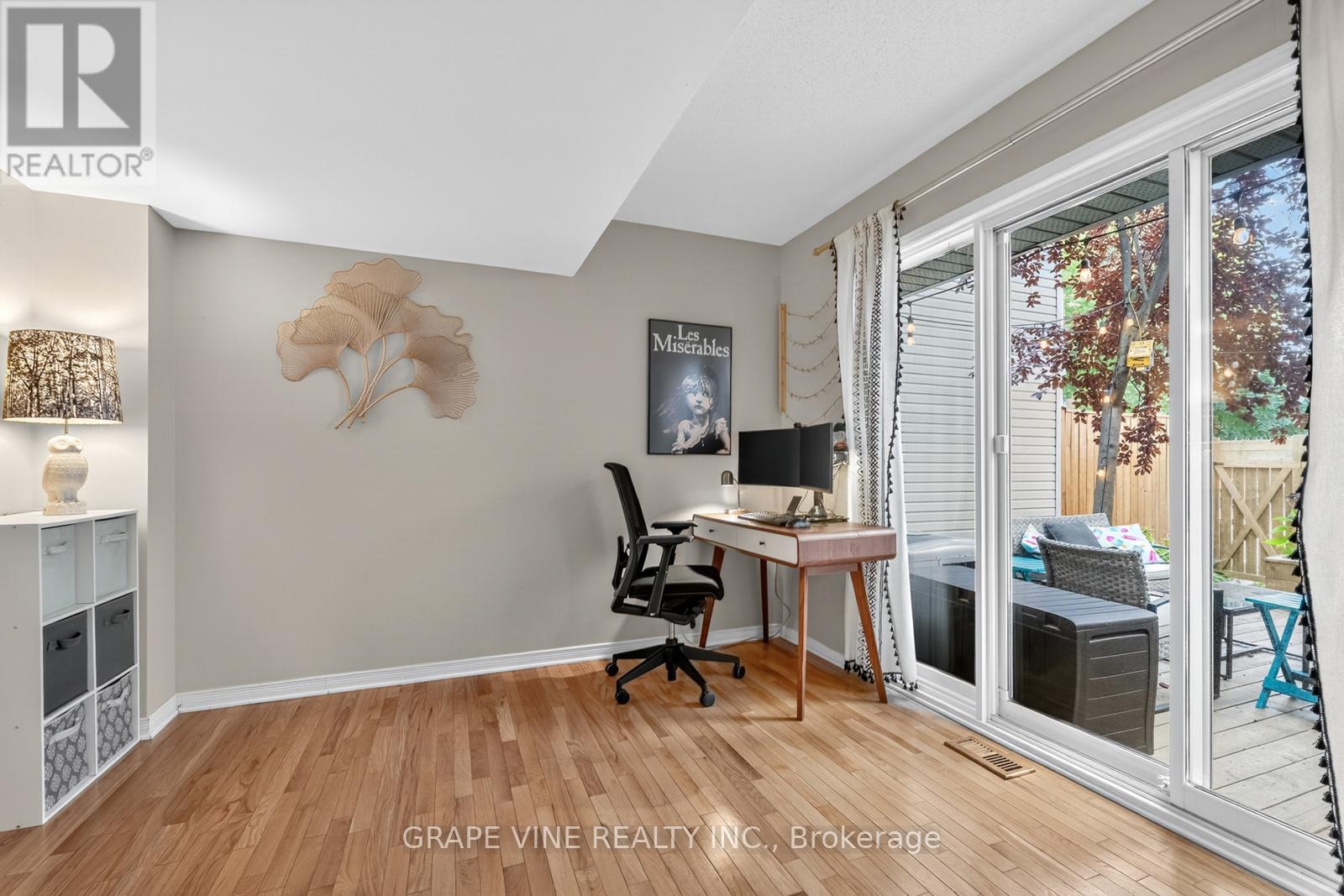 4 Radstock Private, Ottawa, Ontario  K1R 5J8 - Photo 13 - X12351325