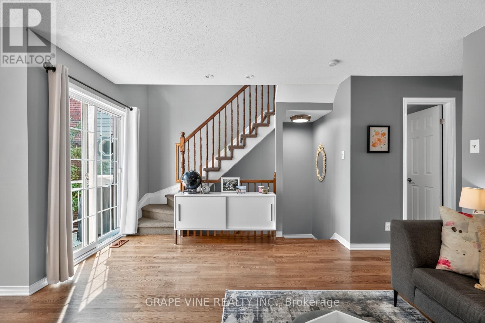 4 Radstock Private, Ottawa, Ontario  K1R 5J8 - Photo 33 - X12351325