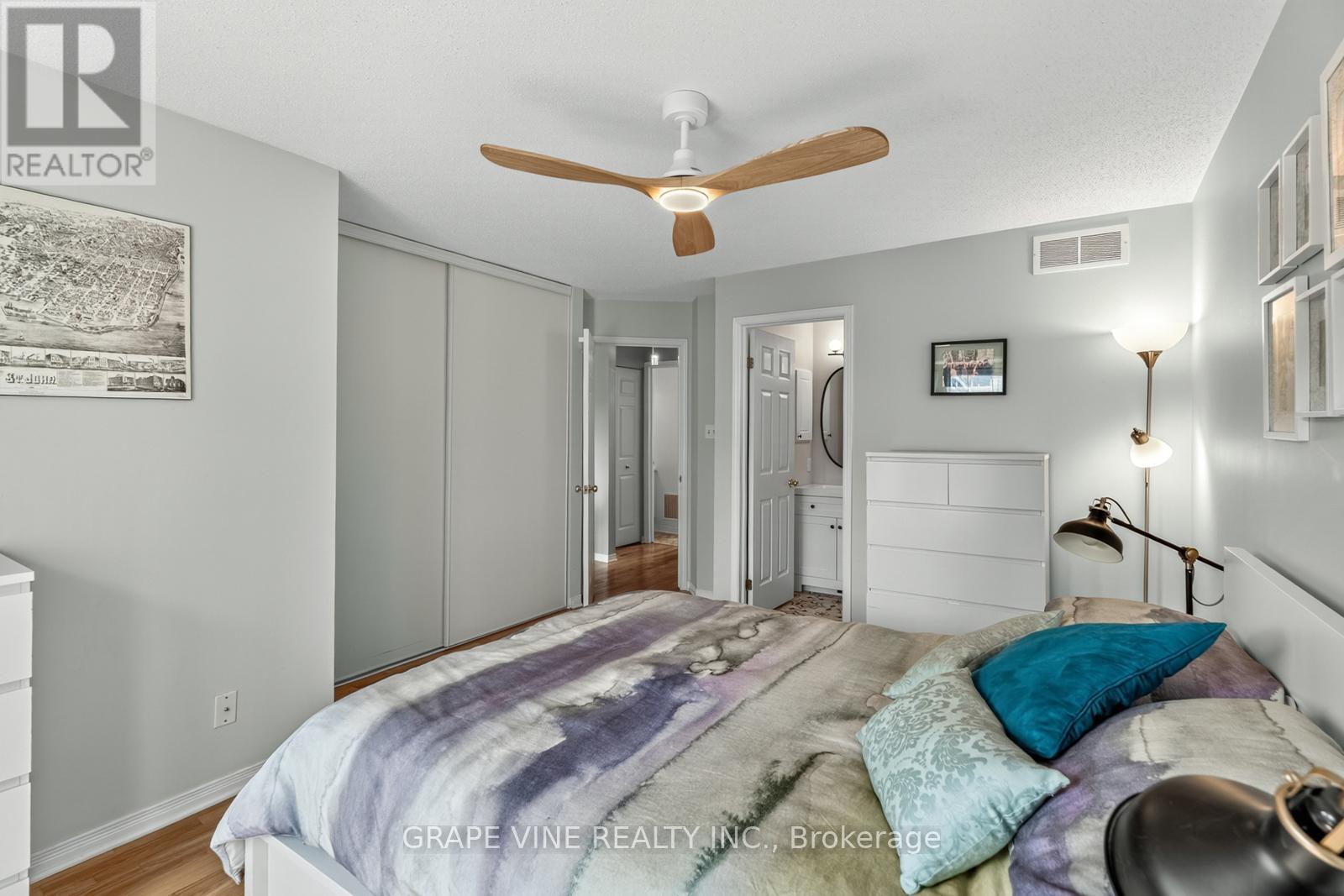 4 Radstock Private, Ottawa, Ontario  K1R 5J8 - Photo 38 - X12351325