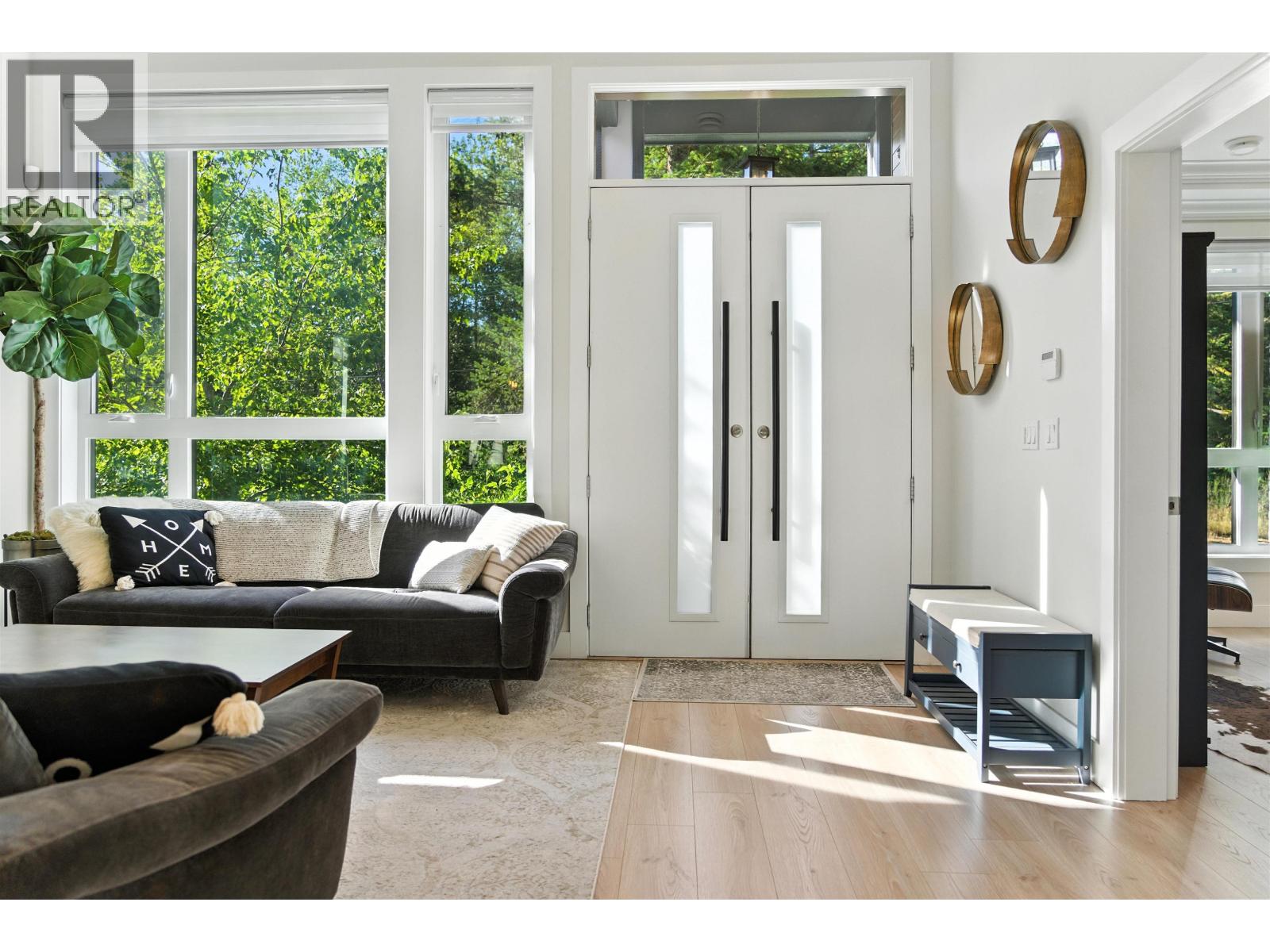 Property at 870 BROWNING PLACE image 3
