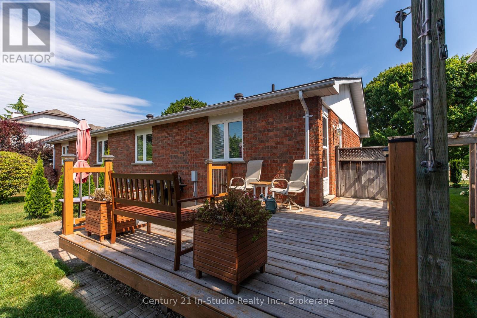 376 Parkwood Drive, Saugeen Shores, Ontario N0H 2C2 - Photo 13 - X12351345