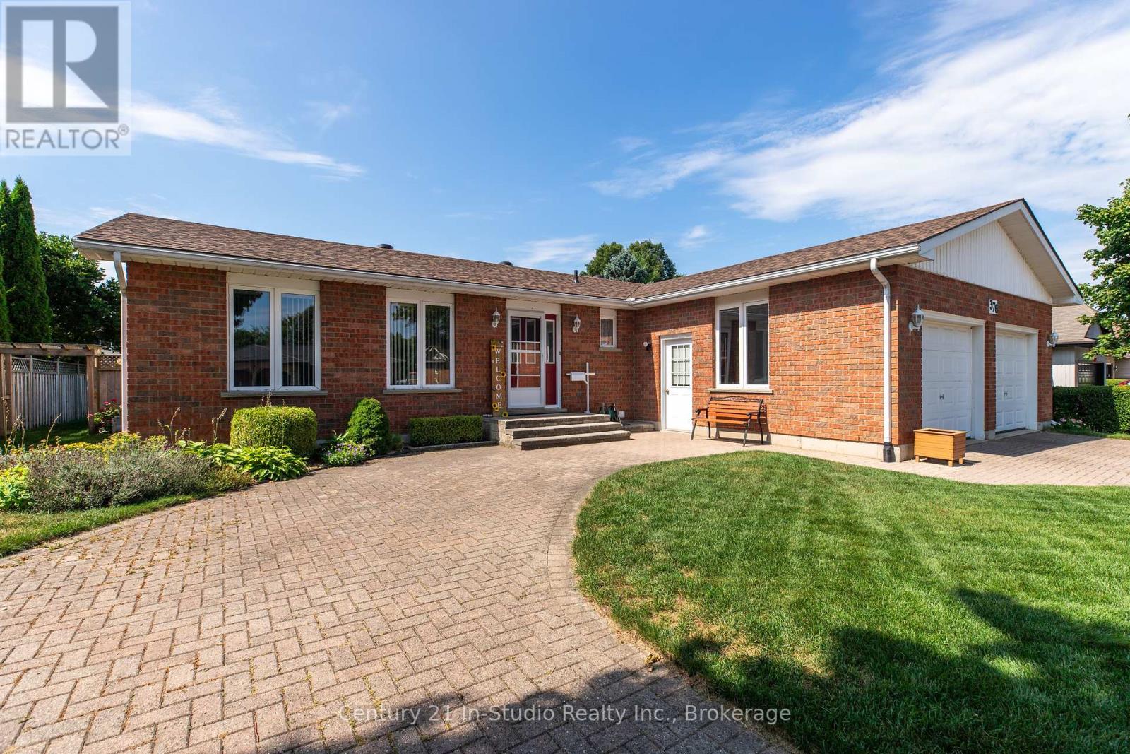 376 Parkwood Drive, Saugeen Shores, Ontario N0H 2C2 - Photo 20 - X12351345