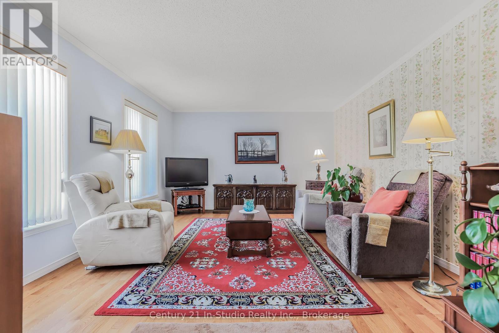 376 Parkwood Drive, Saugeen Shores, Ontario N0H 2C2 - Photo 24 - X12351345