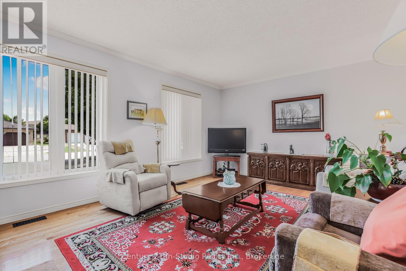 376 Parkwood Drive, Saugeen Shores, Ontario N0H 2C2 - Photo 25 - X12351345