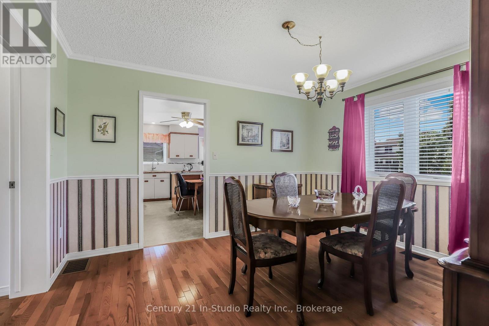 376 Parkwood Drive, Saugeen Shores, Ontario N0H 2C2 - Photo 28 - X12351345