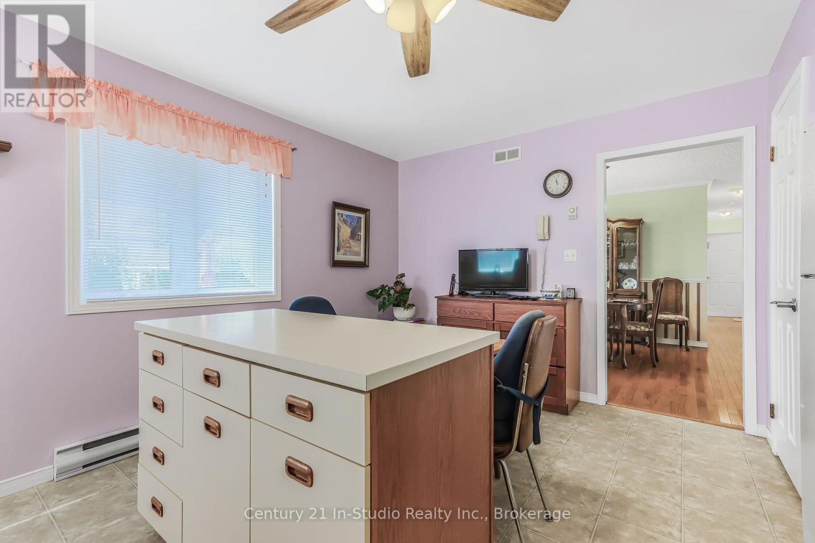 376 Parkwood Drive, Saugeen Shores, Ontario N0H 2C2 - Photo 33 - X12351345