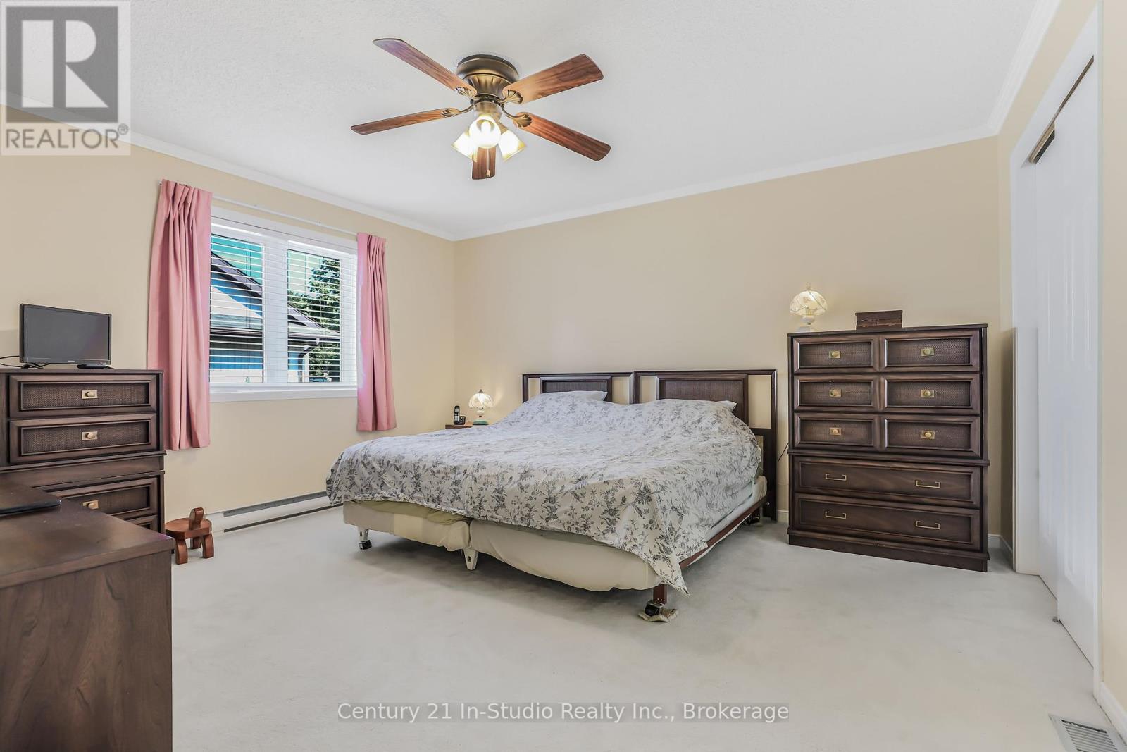 376 Parkwood Drive, Saugeen Shores, Ontario N0H 2C2 - Photo 36 - X12351345