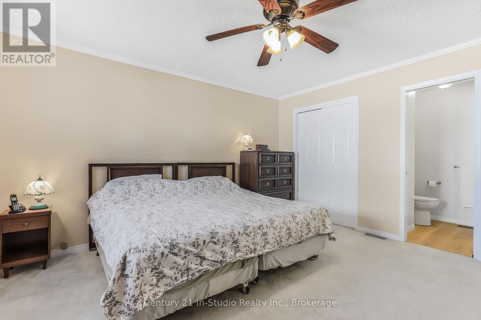 376 Parkwood Drive, Saugeen Shores, Ontario N0H 2C2 - Photo 37 - X12351345