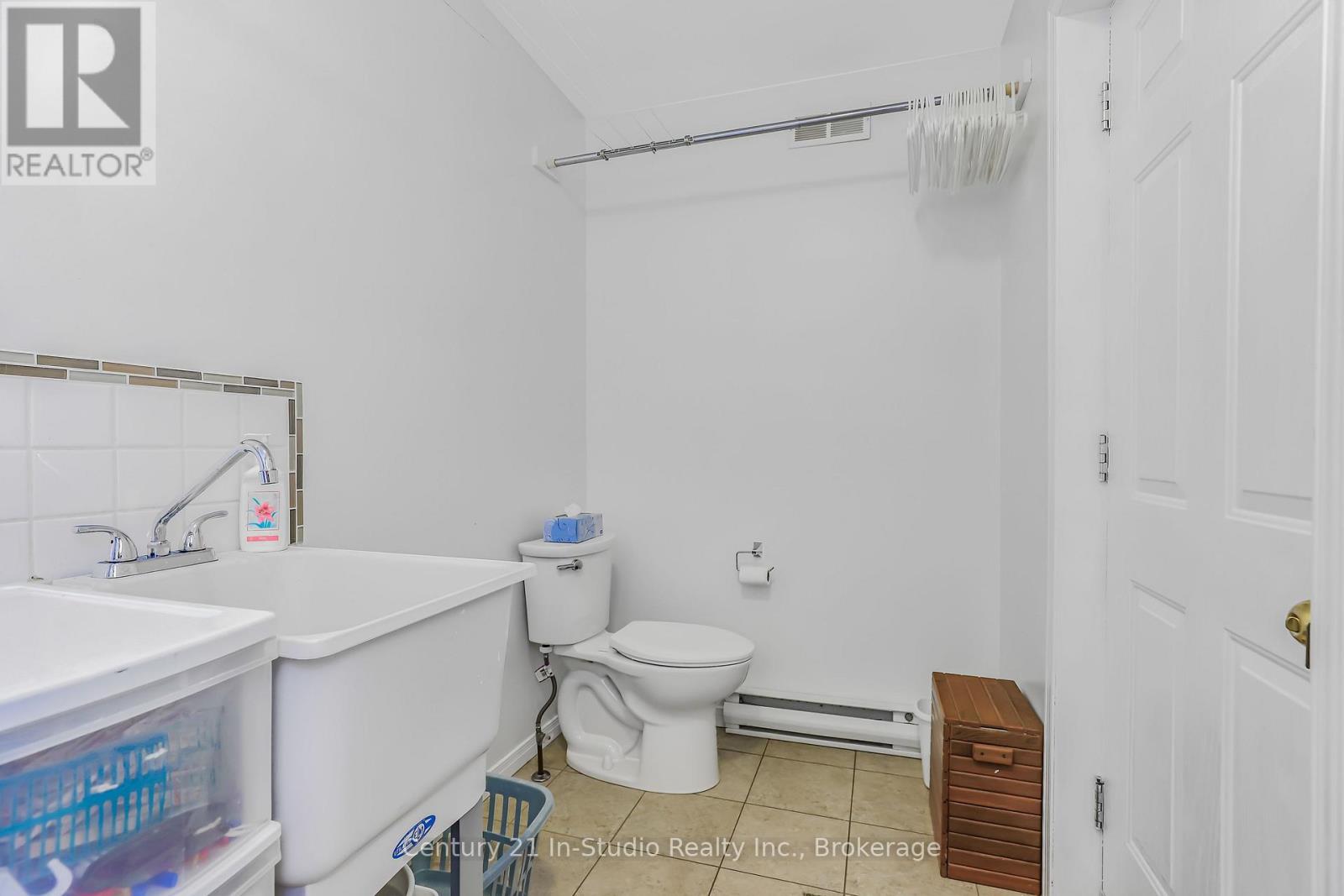 376 Parkwood Drive, Saugeen Shores, Ontario N0H 2C2 - Photo 41 - X12351345