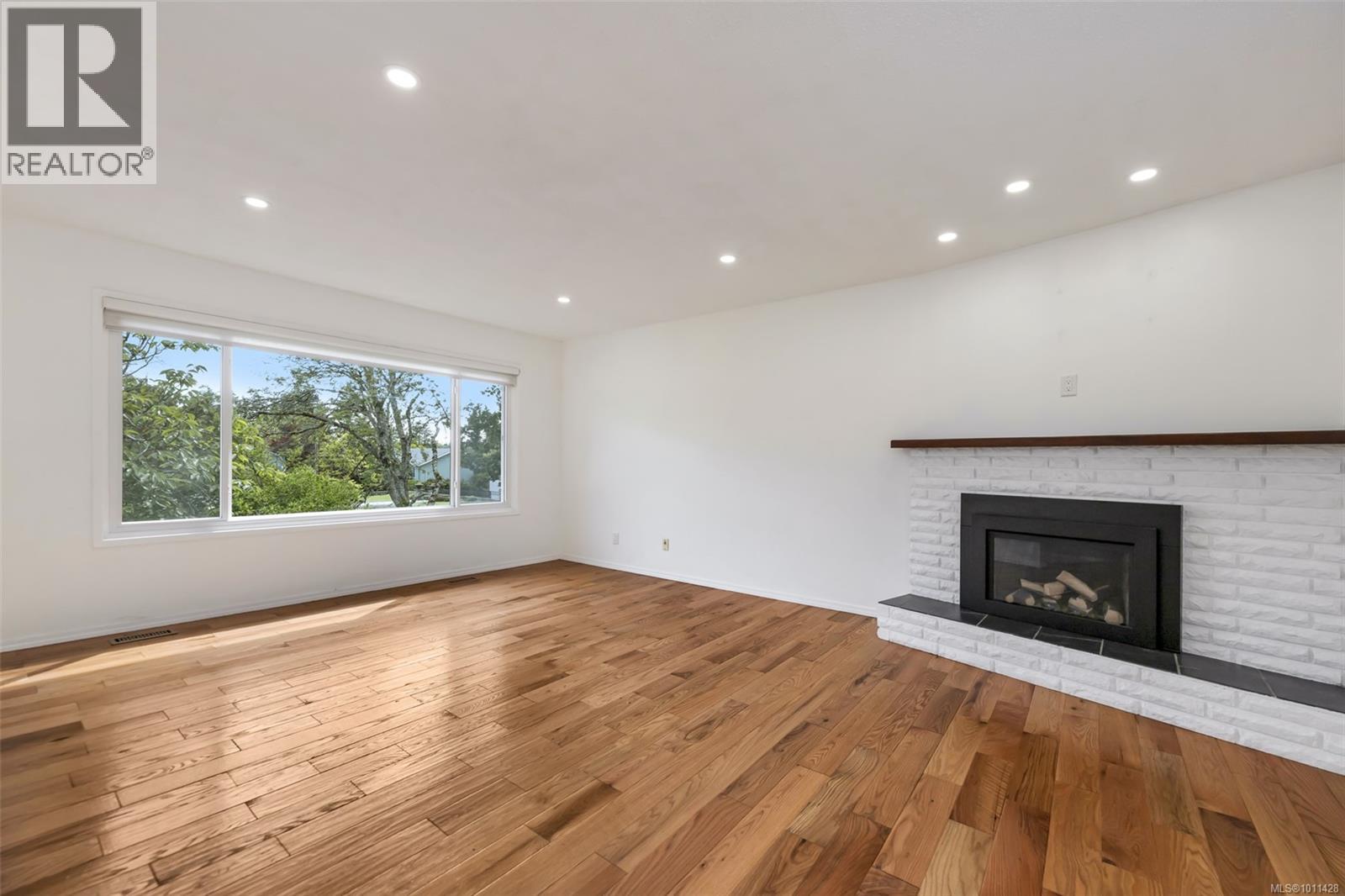Property at 1616 Sarita Pl image 3