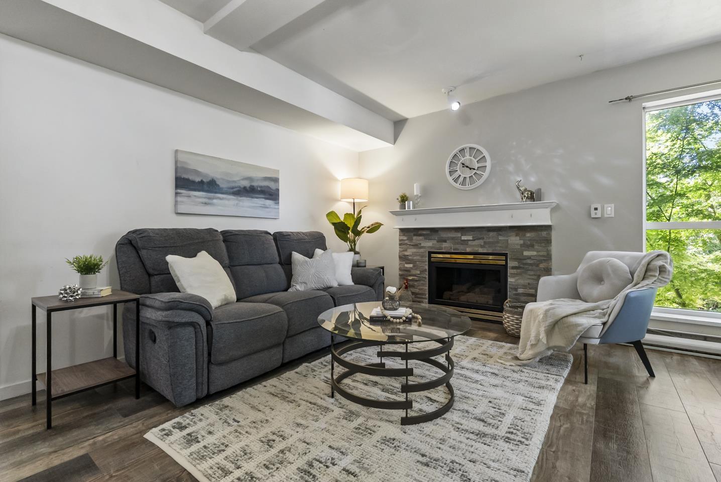 202 14980 101a Avenue, Surrey, British Columbia V3R 0T1 - Photo 2 - R3038093