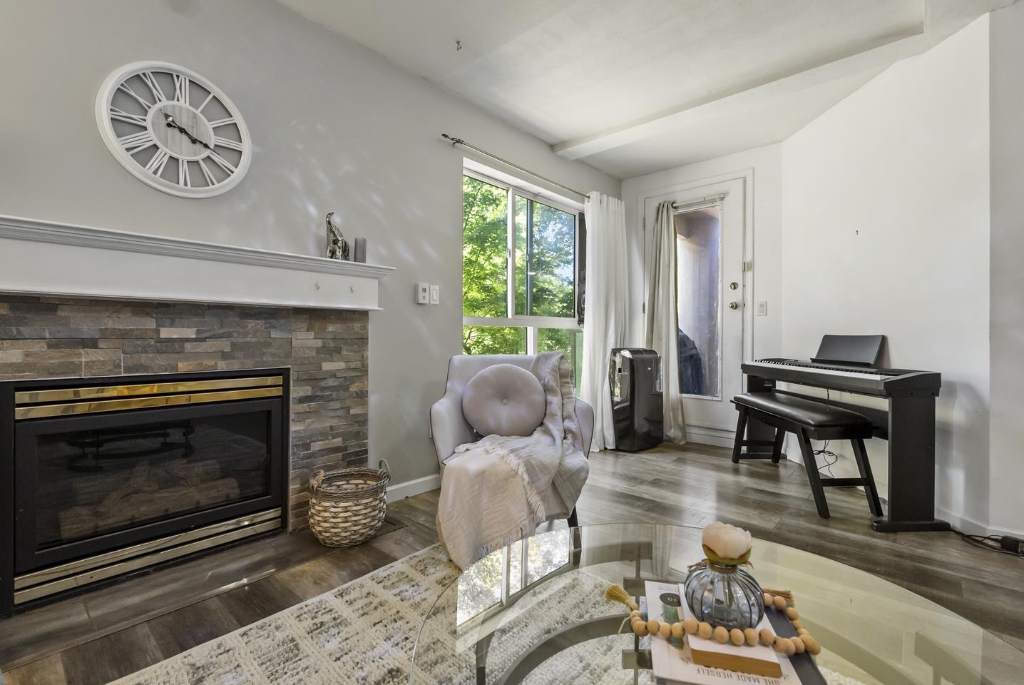 202 14980 101a Avenue, Surrey, British Columbia V3R 0T1 - Photo 3 - R3038093