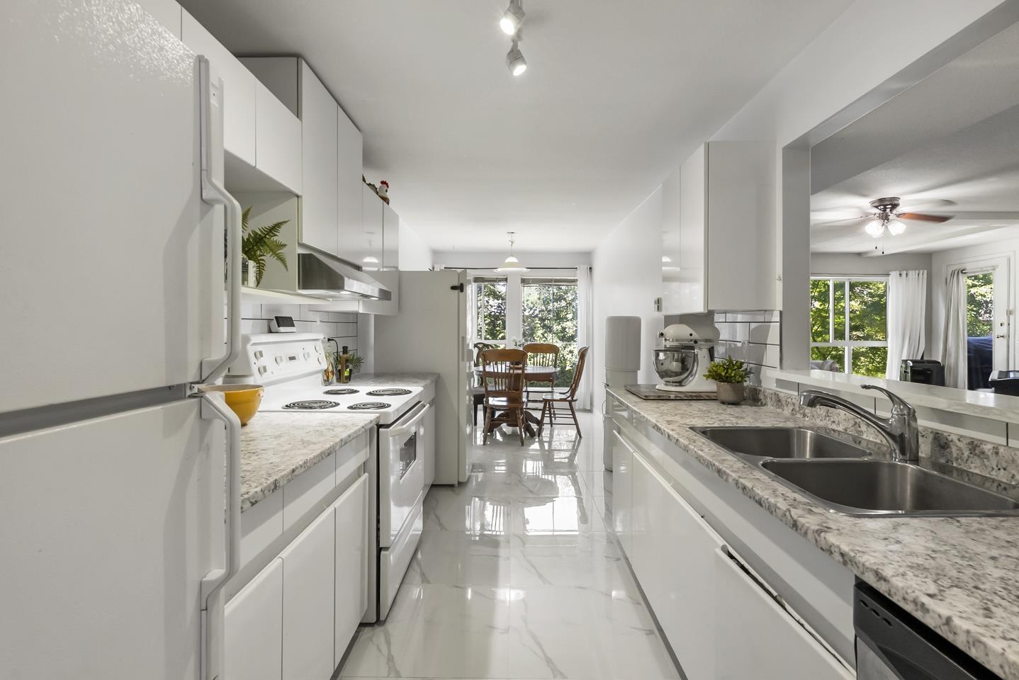 202 14980 101a Avenue, Surrey, British Columbia V3R 0T1 - Photo 15 - R3038093