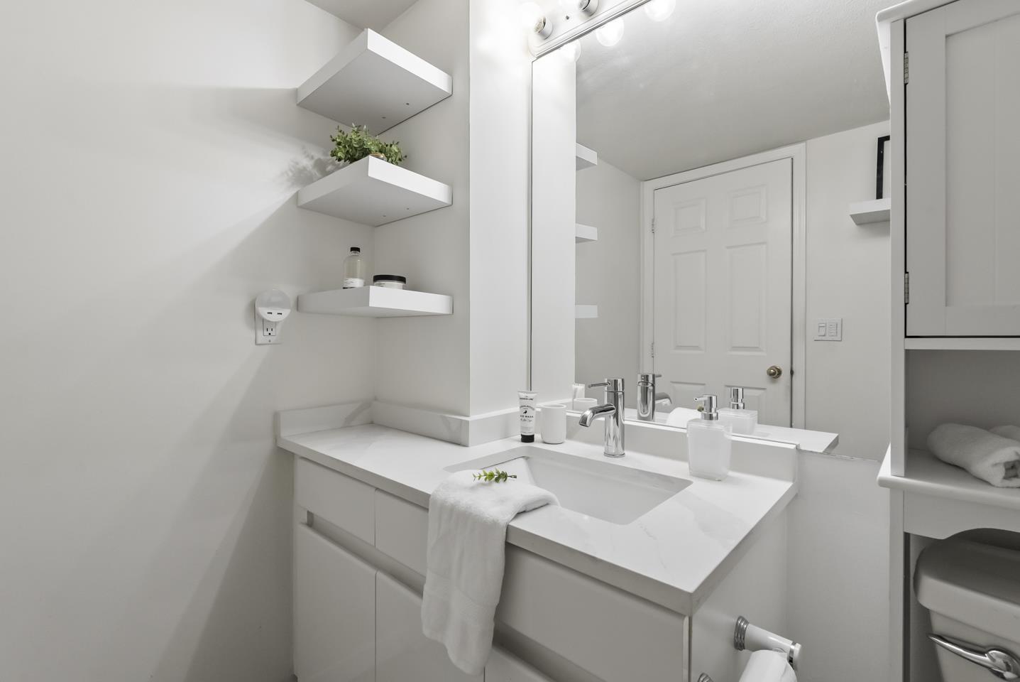 202 14980 101a Avenue, Surrey, British Columbia V3R 0T1 - Photo 23 - R3038093