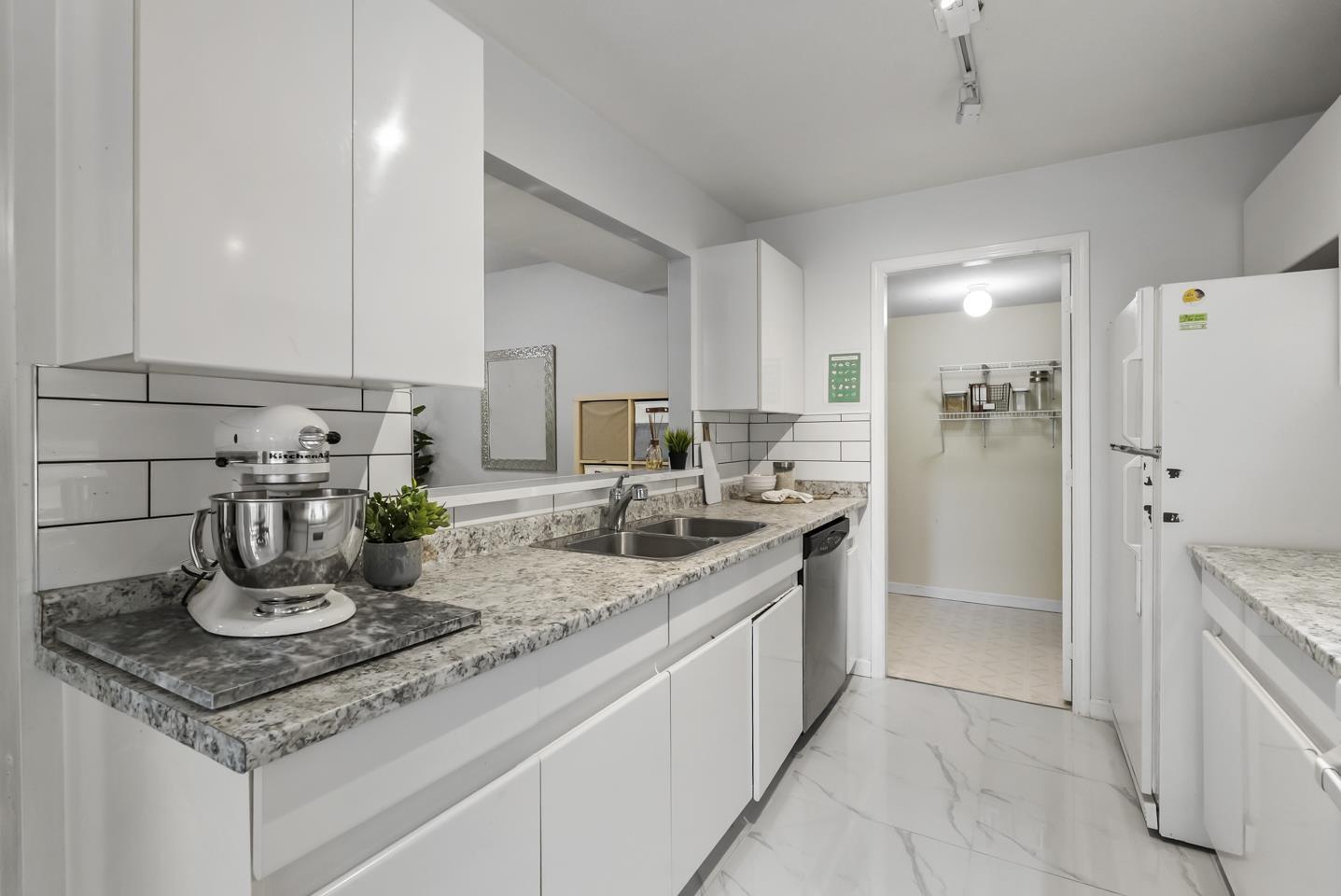 202 14980 101a Avenue, Surrey, British Columbia V3R 0T1 - Photo 14 - R3038093