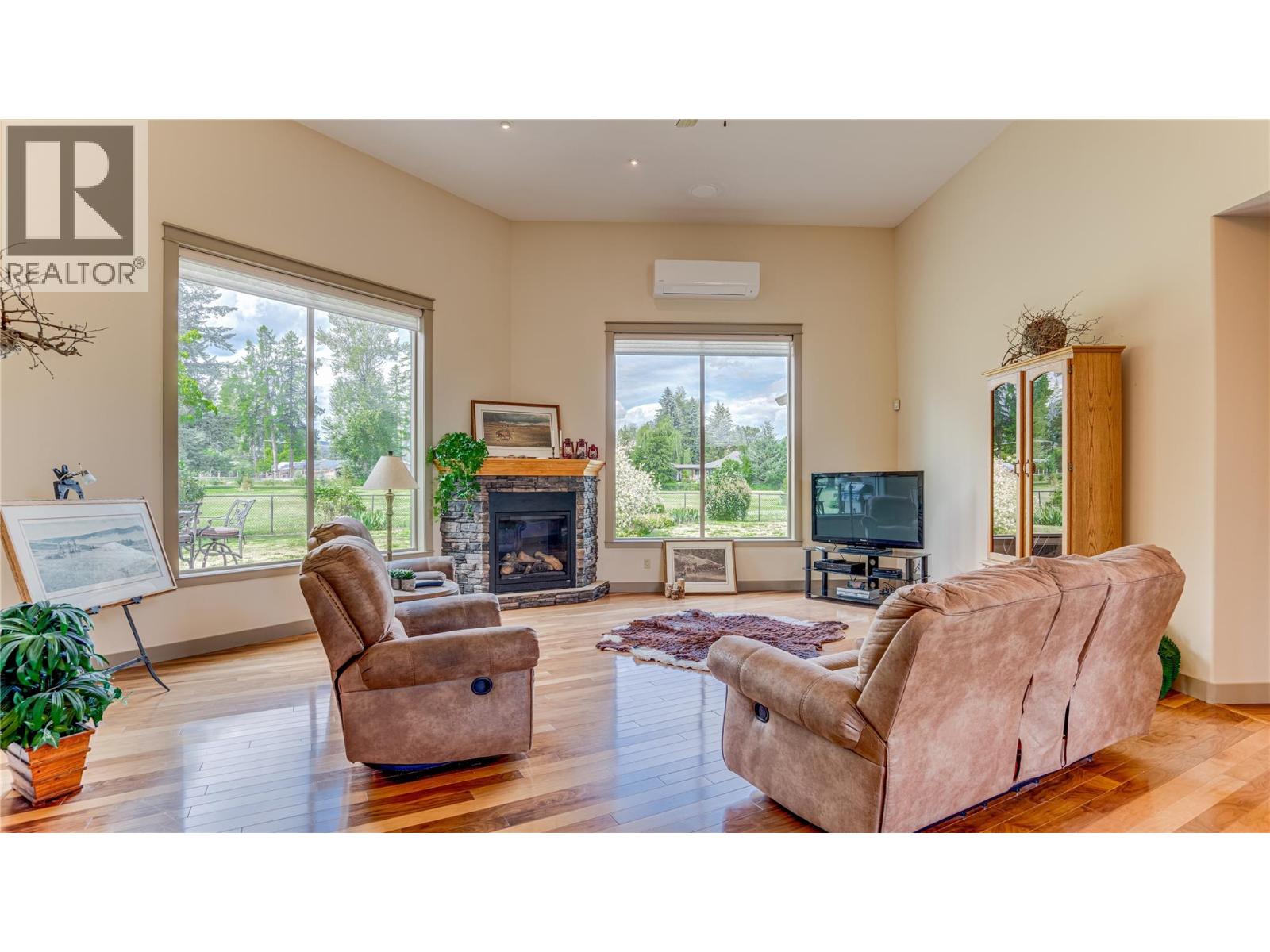 384 Kyro Road, Lumby, British Columbia  V0E 2G7 - Photo 5 - 10355023