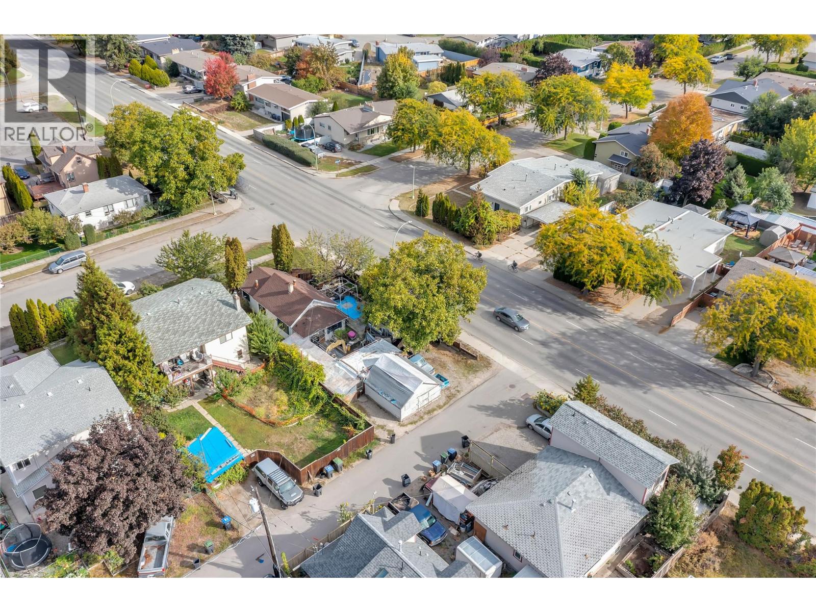 Property at 1099 Stockwell Avenue image 5