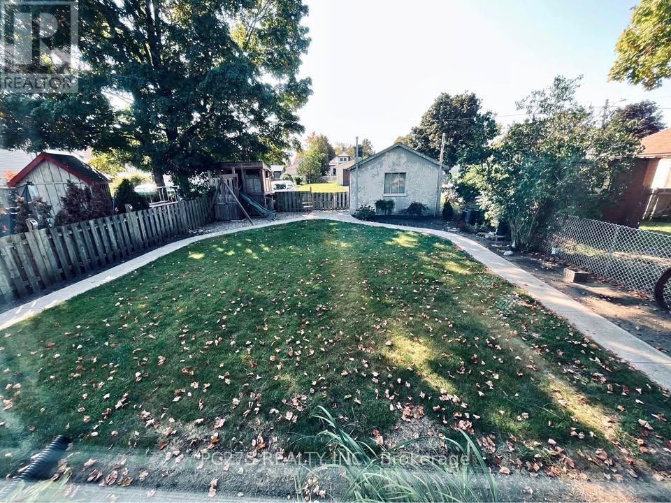 43 Tillson Avenue, Tillsonburg, Ontario  N4G 2Z9 - Photo 23 - X12351411