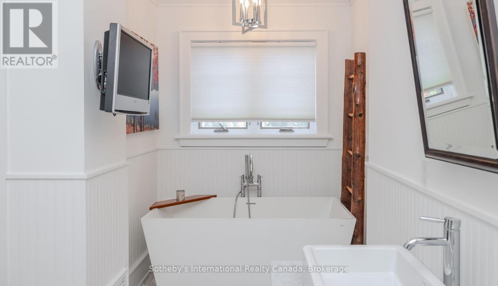 1037 Elgin House Road, Muskoka Lakes, Ontario P0B 1J0 - Photo 23 - X12351382