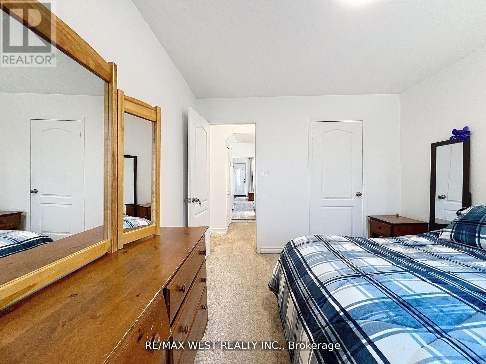 56 Forty First Street, Toronto, Ontario  M8W 3N6 - Photo 10 - W12351312